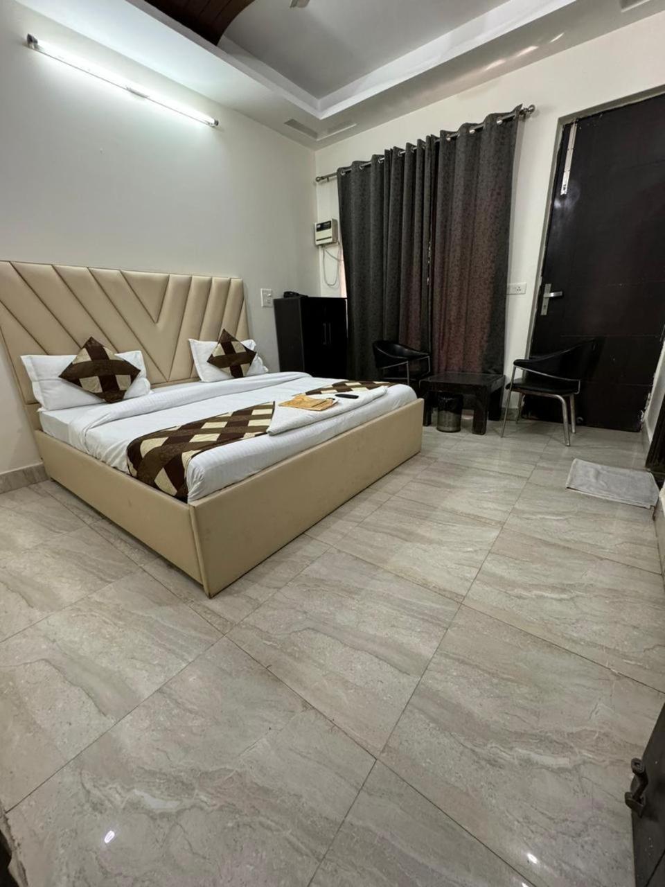 Parkview Residency Otel Gurgaon Dış mekan fotoğraf