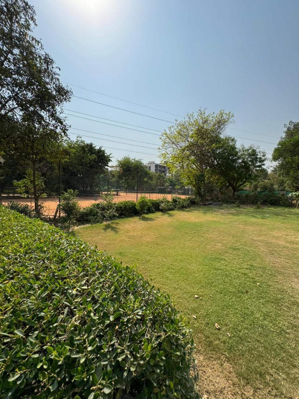 Parkview Residency Otel Gurgaon Dış mekan fotoğraf